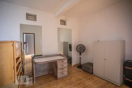 Casa à venda com 350m², 3 quartos e 8 vagasCloset