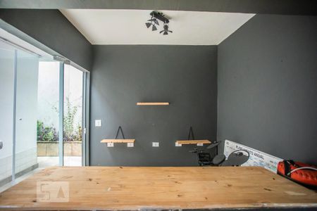 Casa à venda com 350m², 3 quartos e 8 vagasQuarto de Serviço