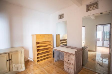 Casa à venda com 350m², 3 quartos e 8 vagasCloset