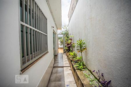 Casa à venda com 350m², 3 quartos e 8 vagasCorredor Externo
