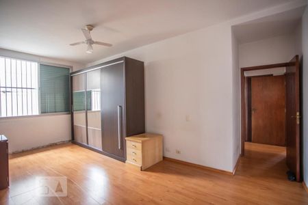 Casa à venda com 350m², 3 quartos e 8 vagasSuíte 2