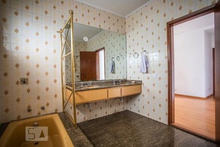 Casa à venda com 350m², 3 quartos e 8 vagasBanheiro Suíte