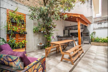 Casa à venda com 350m², 3 quartos e 8 vagasQuintal - Churrasqueira