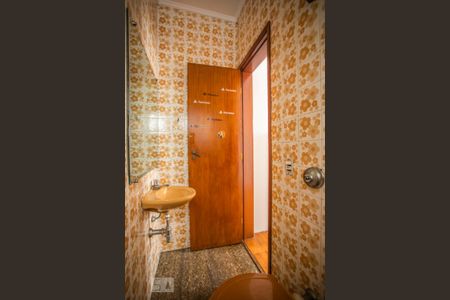 Casa à venda com 350m², 3 quartos e 8 vagasBanheiro de Serviço