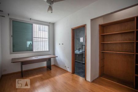Casa à venda com 350m², 3 quartos e 8 vagasSuíte