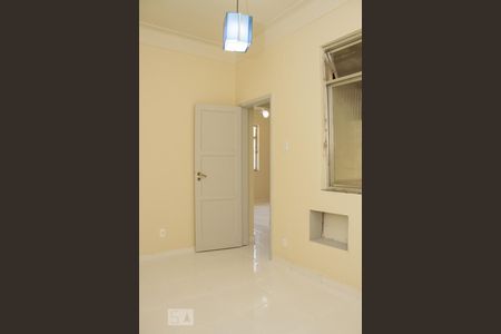 Apartamento para alugar com 90m², 2 quartos e sem vagaQuarto 02