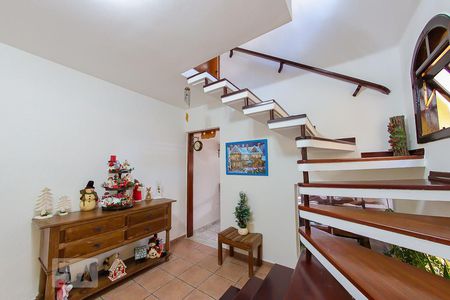 Casa à venda com 250m², 3 quartos e 2 vagasHall