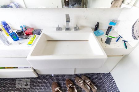 Apartamento à venda com 200m², 2 quartos e 3 vagasBanheiro da Suíte