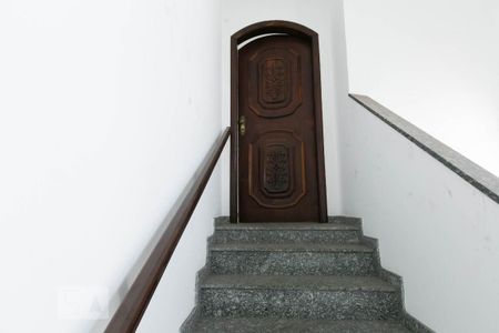 Casa para alugar com 500m², 2 quartos e 6 vagas Casa para alugar com 500m², 2 quartos e 6 vagasEntrada