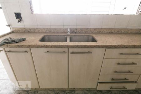 Casa para alugar com 500m², 2 quartos e 6 vagas Casa para alugar com 500m², 2 quartos e 6 vagasPia