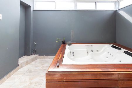 Apartamento à venda com 166m², 4 quartos e 2 vagasJacuzzi