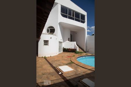 Casa para alugar com 463m², 4 quartos e 4 vagasÁrea de lazer - piscina