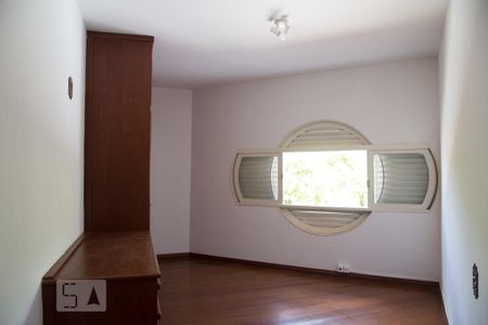 Casa para alugar com 463m², 4 quartos e 4 vagasSuíte 3