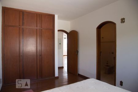 Casa para alugar com 463m², 4 quartos e 4 vagasSuíte 2
