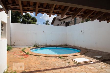 Casa para alugar com 463m², 4 quartos e 4 vagasÁrea de lazer - piscina