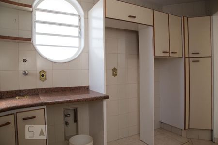 Casa para alugar com 463m², 4 quartos e 4 vagasCozinha