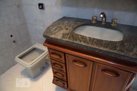 Casa para alugar com 463m², 4 quartos e 4 vagasBanheiro da suíte 3