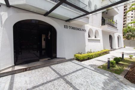 Apartamento à venda com 156m², 3 quartos e 2 vagasEntrada