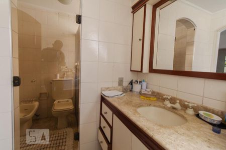 Apartamento à venda com 156m², 3 quartos e 2 vagasBanheiro do quarto 3