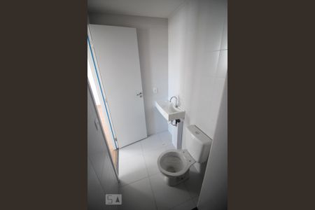 Apartamento para alugar com 38m², 2 quartos e sem vaga Apartamento para alugar com 38m², 2 quartos e sem vagaBanheiro