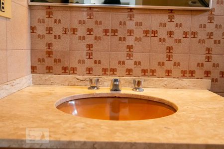 Banheiro Social de casa para alugar com 3 quartos, 180m² em Chácara Monte Alegre, São Paulo