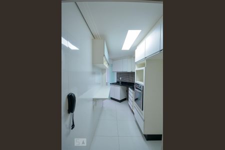 Apartamento à venda com 75m², 3 quartos e 2 vagasCozinha