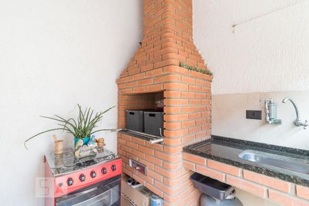 Casa à venda com 150m², 3 quartos e 2 vagas Casa à venda com 150m², 3 quartos e 2 vagasChurrasqueira