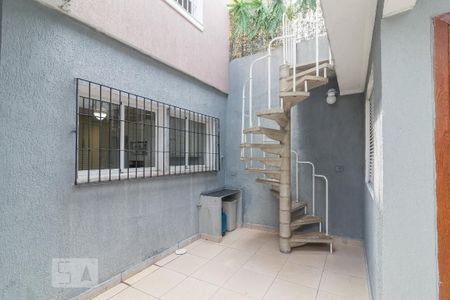 Casa à venda com 150m², 3 quartos e 2 vagas Casa à venda com 150m², 3 quartos e 2 vagasQuintal