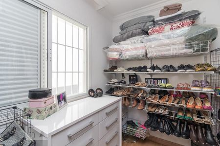 Casa à venda com 150m², 3 quartos e 2 vagas Casa à venda com 150m², 3 quartos e 2 vagasQuarto 1/Closet