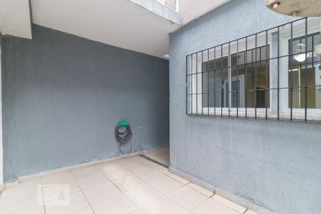 Casa à venda com 150m², 3 quartos e 2 vagas Casa à venda com 150m², 3 quartos e 2 vagasQuintal