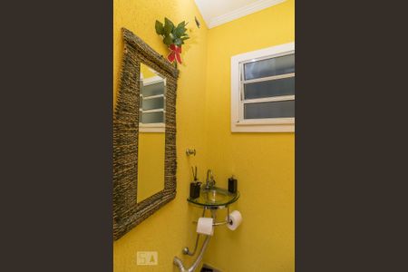 Casa à venda com 150m², 3 quartos e 2 vagas Casa à venda com 150m², 3 quartos e 2 vagasLavabo