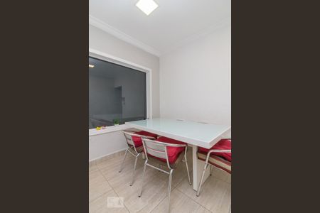 Casa à venda com 150m², 3 quartos e 2 vagas Casa à venda com 150m², 3 quartos e 2 vagasCozinha