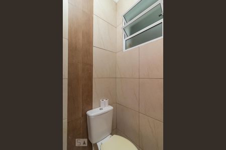 Casa à venda com 150m², 3 quartos e 2 vagas Casa à venda com 150m², 3 quartos e 2 vagasBanheiro de serviço