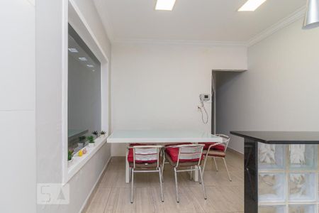 Casa à venda com 150m², 3 quartos e 2 vagas Casa à venda com 150m², 3 quartos e 2 vagasCozinha