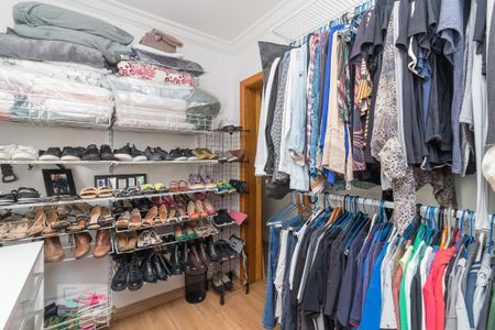 Casa à venda com 150m², 3 quartos e 2 vagas Casa à venda com 150m², 3 quartos e 2 vagasQuarto 1/Closet