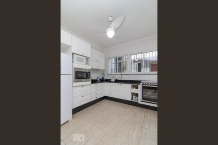 Casa à venda com 150m², 3 quartos e 2 vagas Casa à venda com 150m², 3 quartos e 2 vagasCozinha