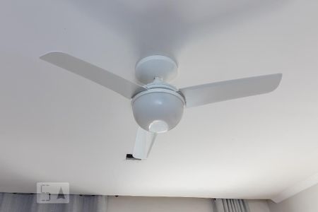 Casa à venda com 150m², 3 quartos e 2 vagas Casa à venda com 150m², 3 quartos e 2 vagasSuíte