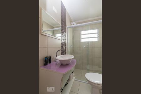 Casa à venda com 150m², 3 quartos e 2 vagas Casa à venda com 150m², 3 quartos e 2 vagasBanheiro