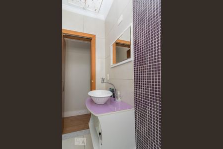 Casa à venda com 150m², 3 quartos e 2 vagas Casa à venda com 150m², 3 quartos e 2 vagasBanheiro