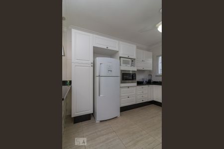 Casa à venda com 150m², 3 quartos e 2 vagas Casa à venda com 150m², 3 quartos e 2 vagasCozinha