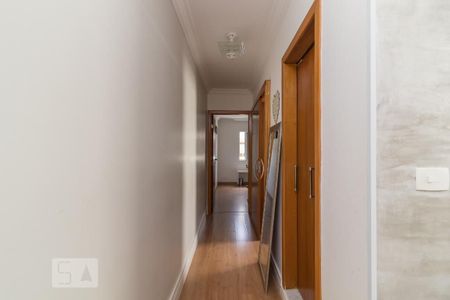 Casa à venda com 150m², 3 quartos e 2 vagas Casa à venda com 150m², 3 quartos e 2 vagasCorredor