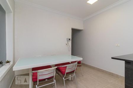 Casa à venda com 150m², 3 quartos e 2 vagas Casa à venda com 150m², 3 quartos e 2 vagasCozinha