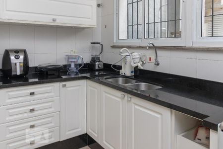 Casa à venda com 150m², 3 quartos e 2 vagas Casa à venda com 150m², 3 quartos e 2 vagasPia