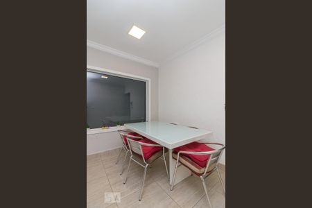 Casa à venda com 150m², 3 quartos e 2 vagas Casa à venda com 150m², 3 quartos e 2 vagasCozinha