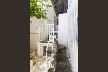 Casa à venda com 350m², 2 quartos e 2 vagasEscada