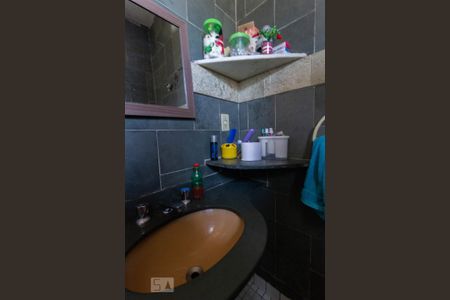 Casa à venda com 202m², 3 quartos e 5 vagasBanheiro