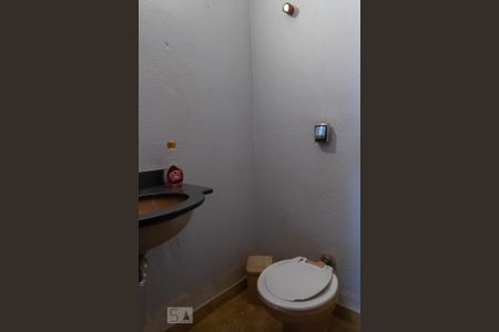 Casa à venda com 202m², 3 quartos e 5 vagasBanheiro