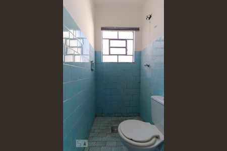 Casa à venda com 90m², 2 quartos e 1 vaga Casa à venda com 90m², 2 quartos e 1 vagaBanheiro