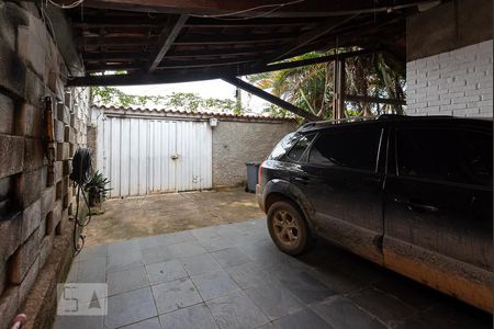 Casa à venda com 360m², 3 quartos e 4 vagas Casa à venda com 360m², 3 quartos e 4 vagasGaragem