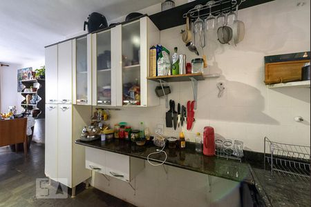 Casa à venda com 360m², 3 quartos e 4 vagas Casa à venda com 360m², 3 quartos e 4 vagasCozinha